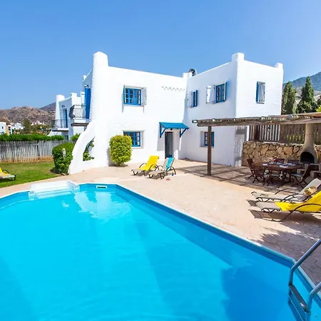 Villa Clarissa & Carmel View Paphos Extérieur photo